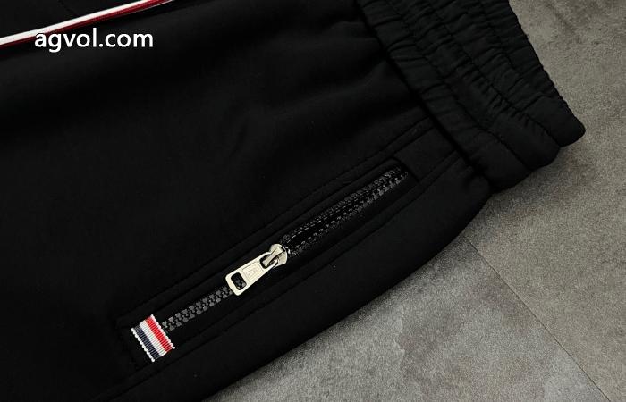 スラックス上品な輝きを放つ形 高級素材を採用 限定セール本物保証ブランド コピー バックMONCLER_0_0