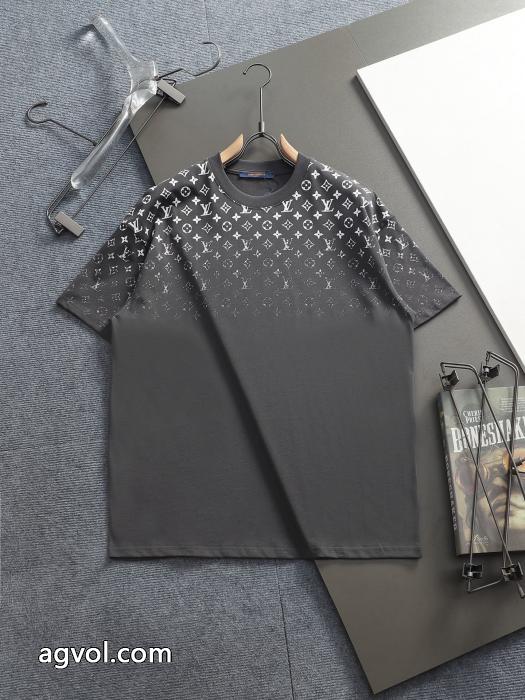 スーパー コピー メンズLOUIS VUITTON大人の上質感 海外セレブ定番愛用  今年新作登場Tシャツ_0_4