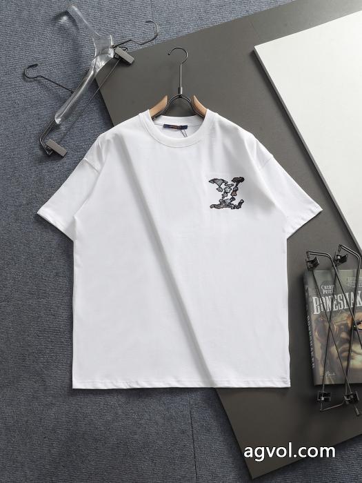 超大特価 2026年の秋冬に着たい 高級感の漂う逸品LOUIS VUITTONTシャツコピー ブランド_0_0
