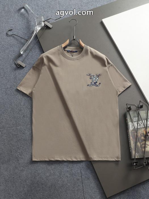超大特価 2026年の秋冬に着たい 高級感の漂う逸品LOUIS VUITTONTシャツコピー ブランド_0_4