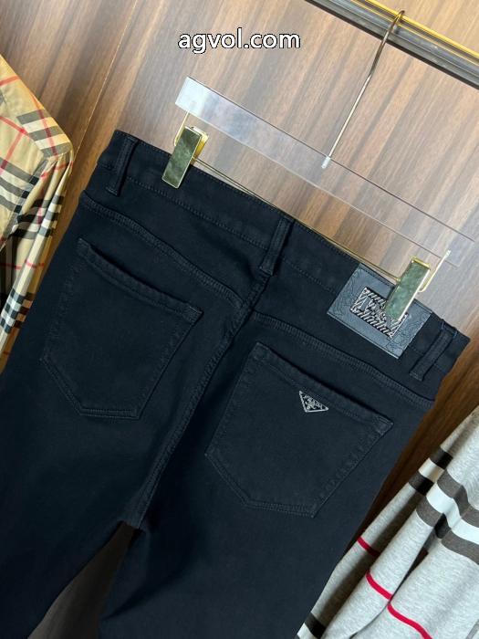 プラダ&nbsp;&nbsp;&nbsp;&nbsp;スラックスファッションに役立つ 北欧ブランド 肌触りのいい  コピー ブランド 販売.._0_4