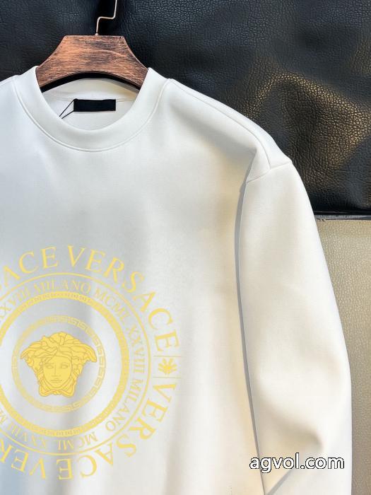 VERSACE絶妙な新商品 多色使いが魅力の 人気定番パーカーコピー ブランド 優良._0_4
