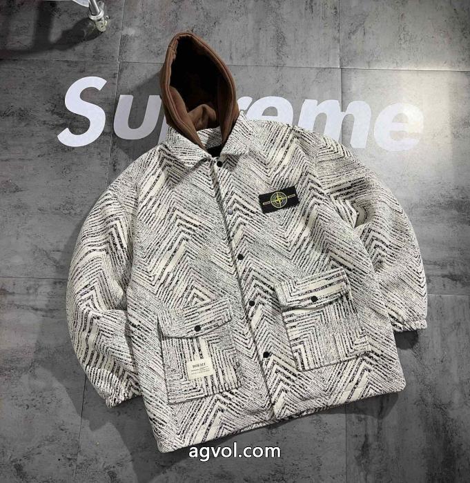いつも年末には完売しちゃう 絶対欲しい新作 安心の国内発送超可愛いStone Islandコート偽 ブランド 販売_0_0