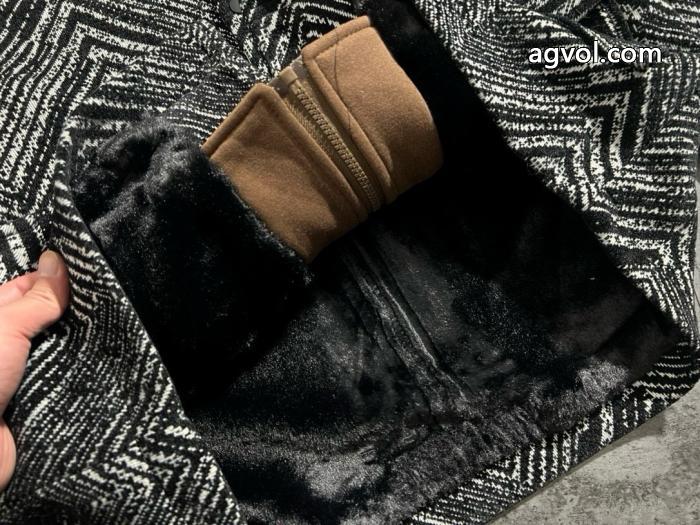 いつも年末には完売しちゃう 絶対欲しい新作 安心の国内発送超可愛いStone Islandコート偽 ブランド 販売_0_4