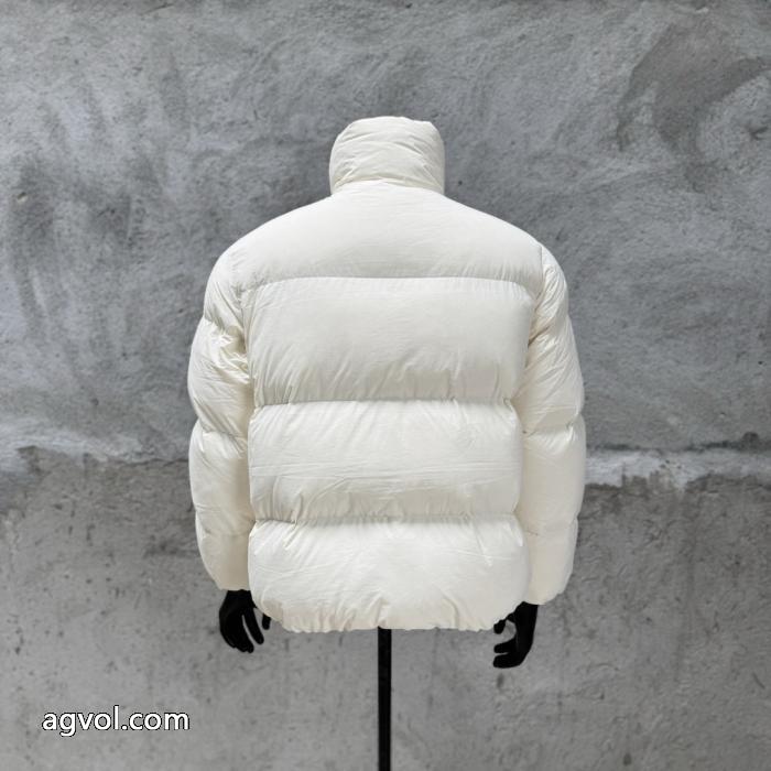 ブランド 通販モンクレール旅行にも最適 日本未入荷カラー 最新商品即完売必至&nbsp;&nbsp;&nbsp;&nbsp;ダウンジャケット._0_3