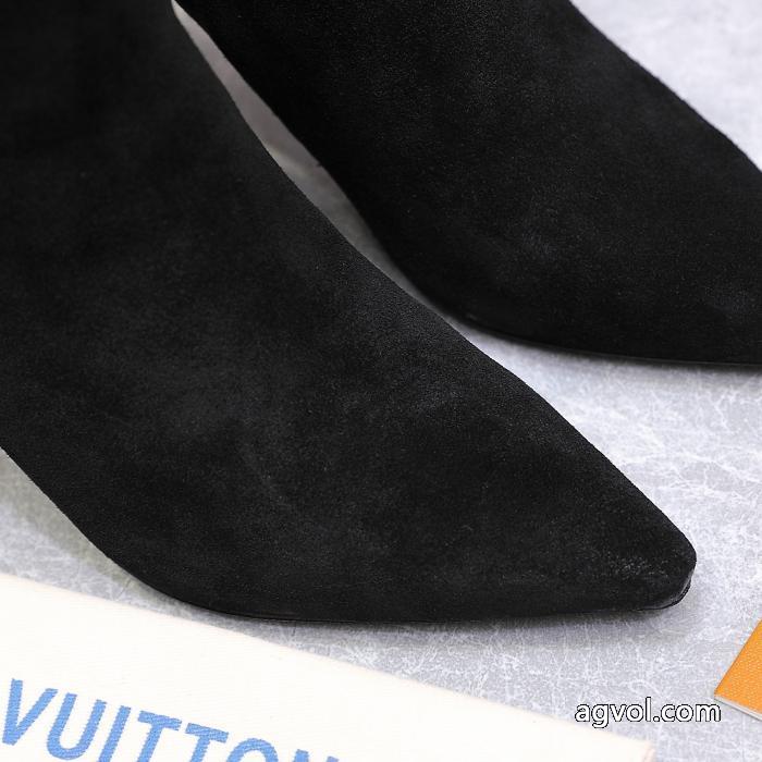 2026トレンドファッション新品 魅力が光る 復古風LOUIS VUITTONスーパー コピー靴 ブーツ._0_2