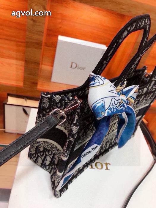 DIORバッグ偽物 ブランド ショップ大変大人気2026 ラグジュアリーな雰囲気 正規品保証26秋冬_0_3