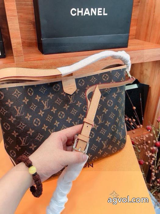 バッグブランド コピー 通販ゆったりふんわり着心地 超目玉新作 2026年秋冬LOUIS VUITTON_0_5