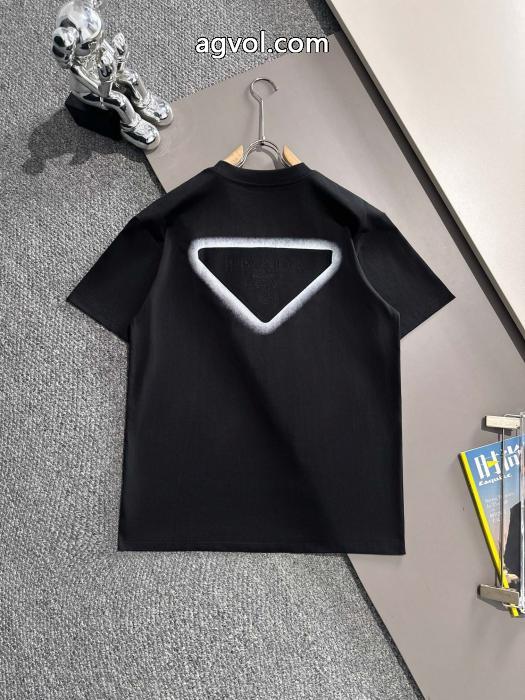 期間限定VIPセール お洒落上級者にも 期間限定特別価格PRADAスーパー コピー 品Tシャツ_0_1