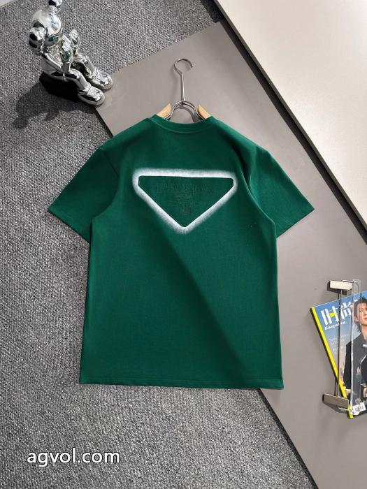 期間限定VIPセール お洒落上級者にも 期間限定特別価格PRADAスーパー コピー 品Tシャツ_0_3