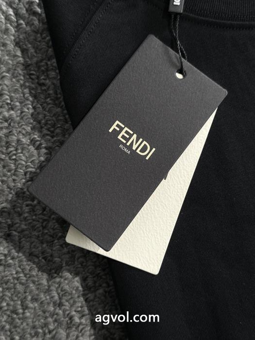 女性らしい!人気 最新で一目惚れ 贈り物に2026年度ブランド コピーTシャツFENDI_0_0