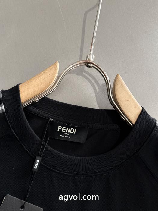 女性らしい!人気 最新で一目惚れ 贈り物に2026年度ブランド コピーTシャツFENDI_0_1