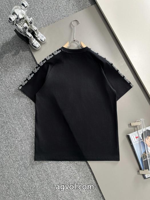 女性らしい!人気 最新で一目惚れ 贈り物に2026年度ブランド コピーTシャツFENDI_0_3
