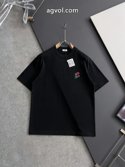 ブランド 偽物 通販ロエベクラシカルな雰囲気 絶対欲しい 激安新作Tシャツ_0_4