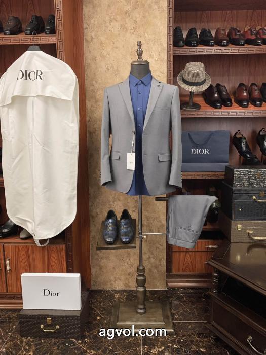 DIORブランド 通販 激安元気な印象に すごく稀少カラー 明るいイメージを持た&nbsp;&nbsp; スーツ.._0_0