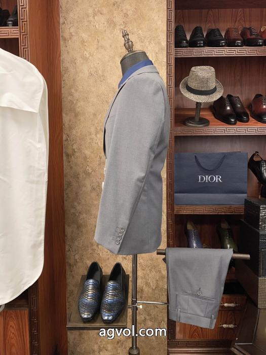 DIORブランド 通販 激安元気な印象に すごく稀少カラー 明るいイメージを持た&nbsp;&nbsp; スーツ.._0_1