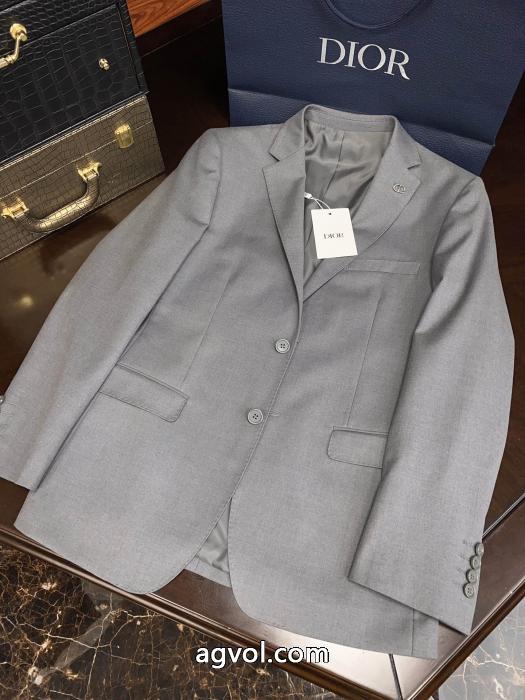 DIORブランド 通販 激安元気な印象に すごく稀少カラー 明るいイメージを持た&nbsp;&nbsp; スーツ.._0_4