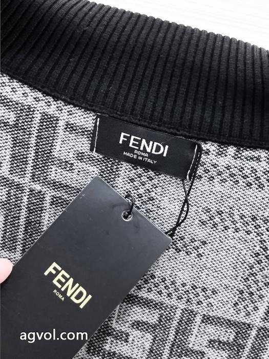 爆発的人気　再入荷 HOT260%新品 履き心地FENDIブランド コピー 激安コート_0_4