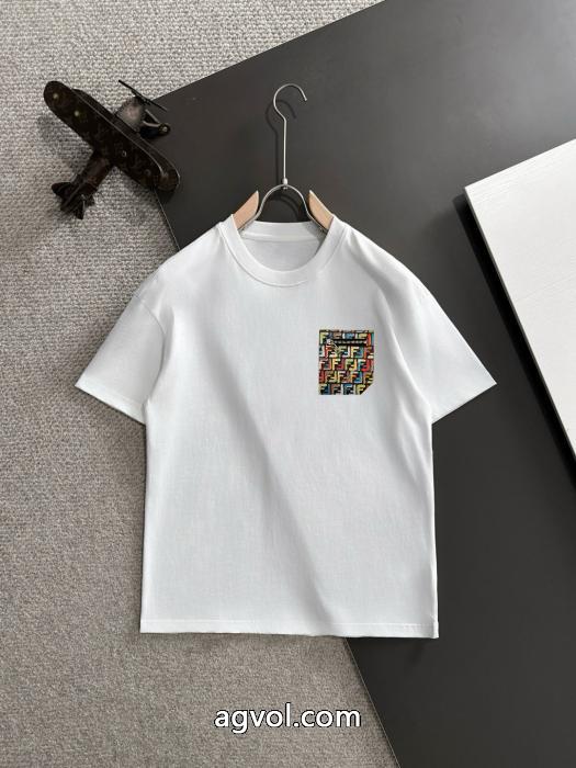 コピー ブランド 通販FENDI高級感あるスタイル 26新作限定版プリント セールで嬉しい入荷半袖Tシャツ_0_1