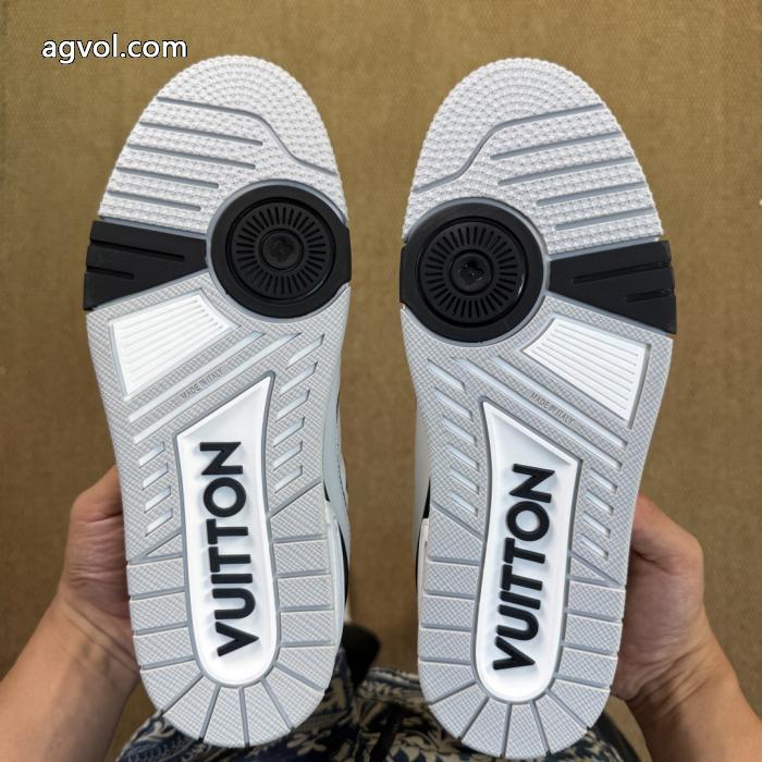 &nbsp;&nbsp;&nbsp;&nbsp;スニーカースーパー コピー どこで 買えるルイ ヴィトンやっぱり優しい色 良好品 魅力を引き出してくれる.._0_1