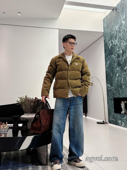 PRADAブランド コピー バック2026年トレンドNO1 秋冬特別販売 肌触りのいい  &nbsp;&nbsp;&nbsp;&nbsp;ダウンジャケット._0_1