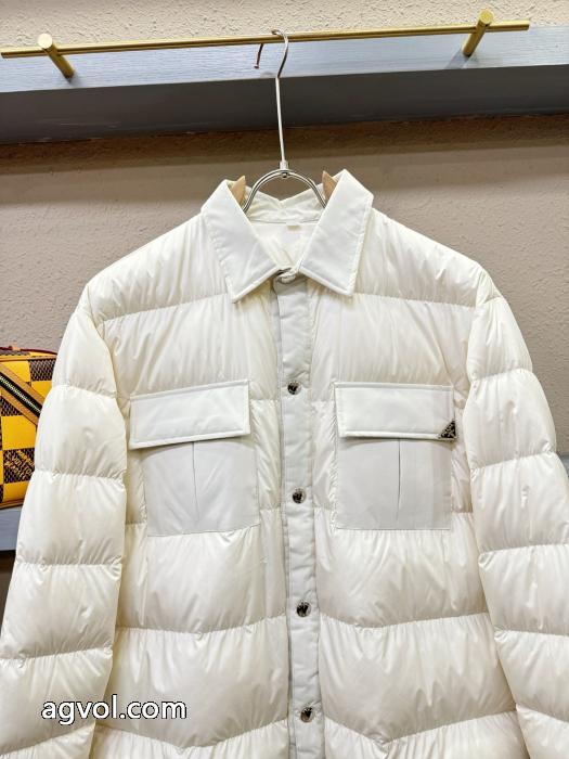 スーパー コピー 安心人気セール高品質 いまが替え時!! 最強の定番コーデプラダダウンジャケット._0_2