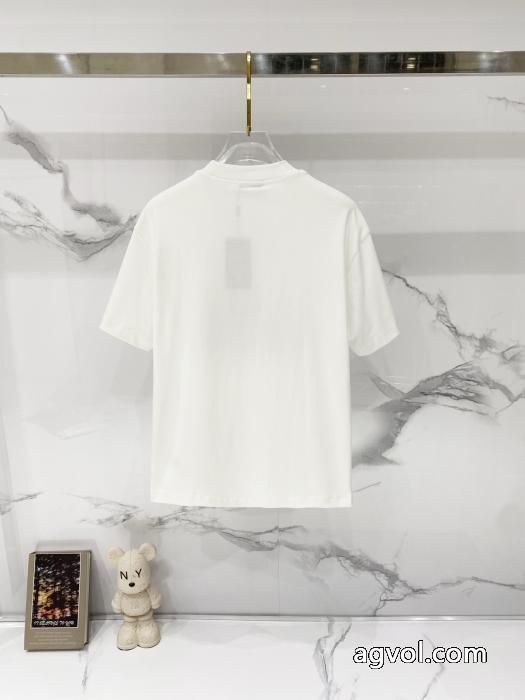 モデル着用 超激レア人気新作 格安新品コピー ブランド 優良TシャツFENDI_0_4