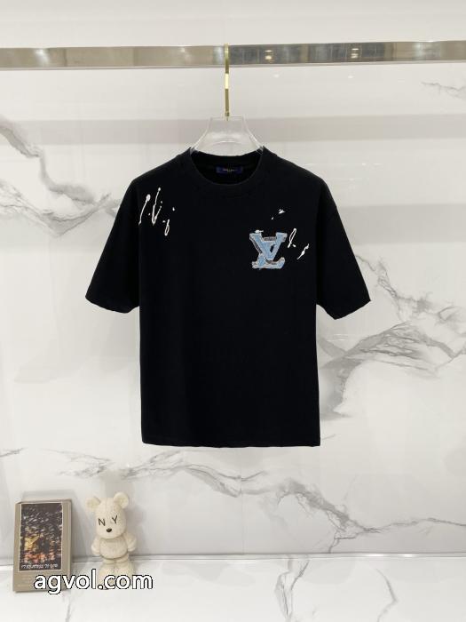 オトナの余裕 2026年秋冬コレクション  耐久性に優れLOUIS VUITTONTシャツスーパーコピー2026_0_0
