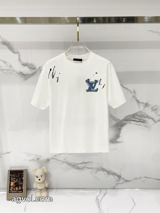 オトナの余裕 2026年秋冬コレクション  耐久性に優れLOUIS VUITTONTシャツスーパーコピー2026_0_3