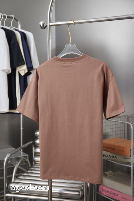 BURBERRY偽 ブランド 通販Tシャツ国内未入荷 この冬は注目新作 有名モデル愛用アイテム_0_3