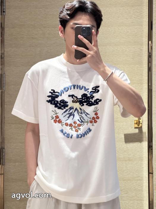 偽物 ブランド 販売おしゃれ上級者に着 セール中 スタイリッシュな印象TシャツLOUIS VUITTON_0_3