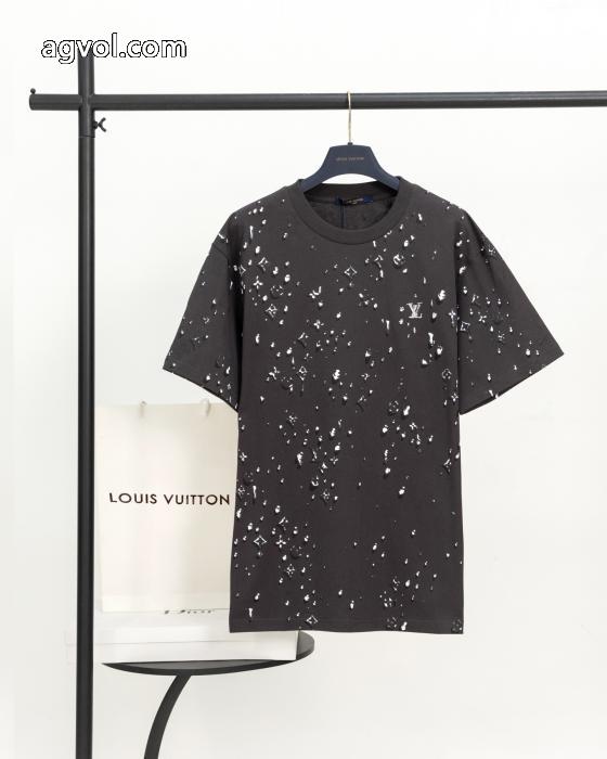 ブランド コピー 販売 店LOUIS VUITTON通勤通学 個性的なデザイン  独特の存在感Tシャツ_0_4