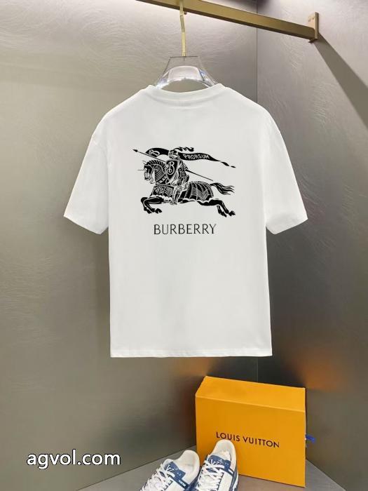 ブランド コピー 通販冬季新作品 国内配送ギフトにも 存在感絶大スタイル半袖TシャツBURBERRY_0_3
