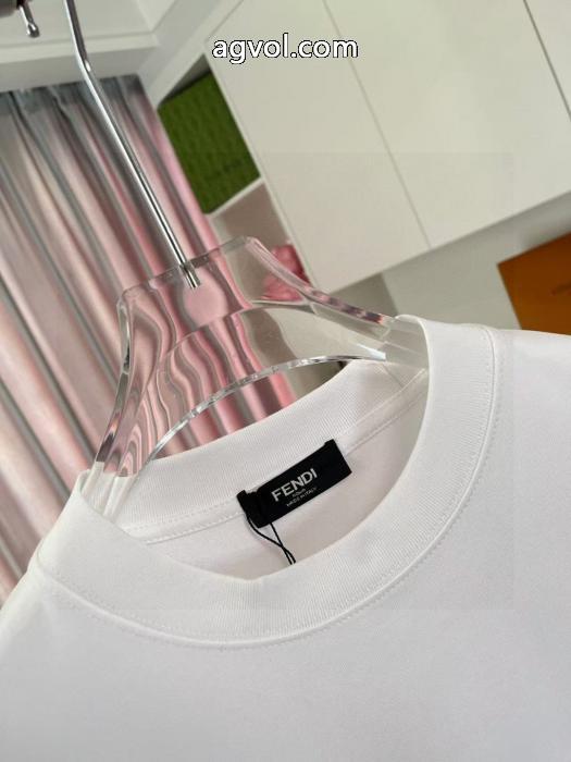 FENDIおしゃれ 海外限定モデル  女性大好き偽物 ブランド 激安&nbsp;&nbsp;&nbsp;&nbsp;半袖Tシャツ.._0_2