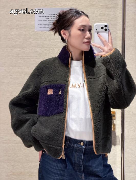 コートLOUIS VUITTON個性的な美品 価格帯が魅力的 独特ブランド コピー 販売_0_4