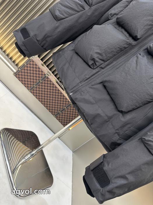 &nbsp;&nbsp;&nbsp;&nbsp;ダウンジャケット細身効果抜群！：只限用于女人的衣服 送料無料限定価格 世界で誰もが憧れるブランドブランド アクセサリー 激安バレンシアガ._0_3