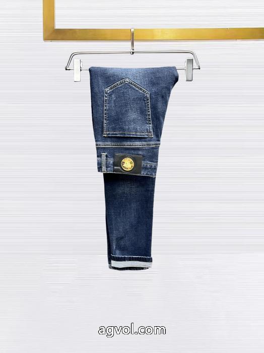 数量限定格安 2026年人気商品 大人レディなシルエットスーパー コピー 通販ジーンズVERSACE_0_1