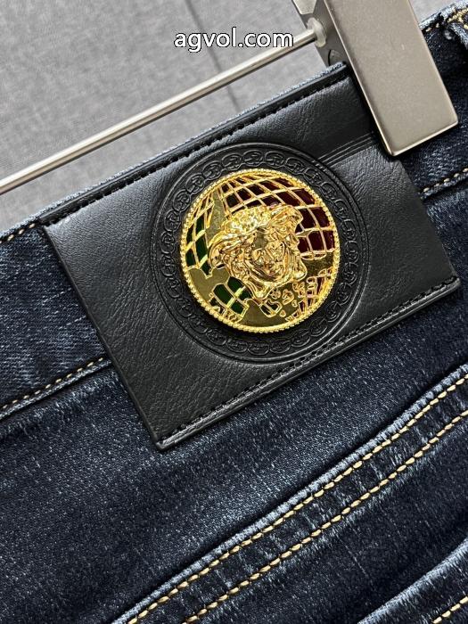 数量限定格安 2026年人気商品 大人レディなシルエットスーパー コピー 通販ジーンズVERSACE_0_2