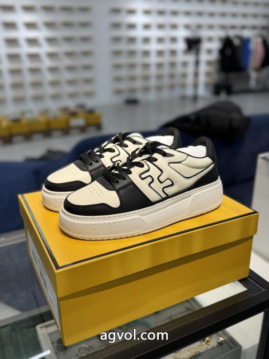 限定コレクション 2026-2026秋冬のファッション 今買い◎得&nbsp;&nbsp;&nbsp;&nbsp;スニーカーFENDIブランド コピー 品._0_2