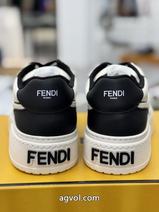 限定コレクション 2026-2026秋冬のファッション 今買い◎得&nbsp;&nbsp;&nbsp;&nbsp;スニーカーFENDIブランド コピー 品._0_4