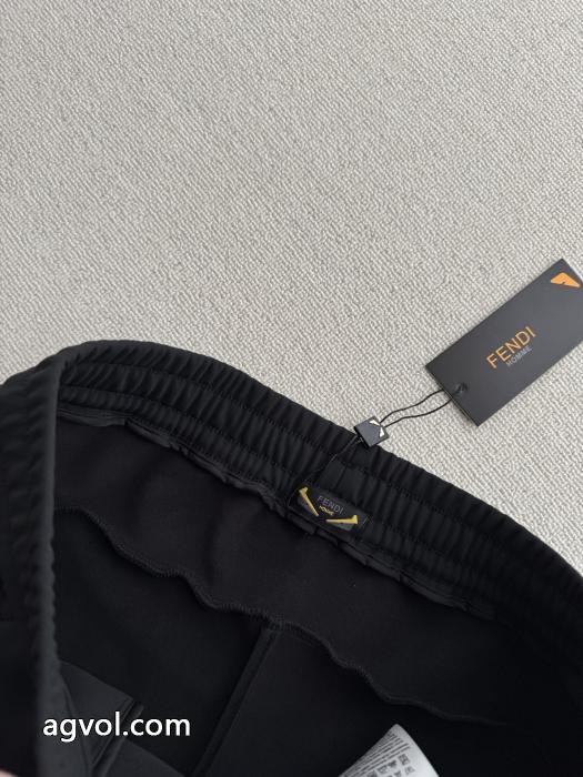 今年コレクション新作登場！ 爆買い得価 期間限定激安&nbsp;&nbsp;&nbsp;&nbsp;スラックスFENDI 2026ブランド コピー.._0_2