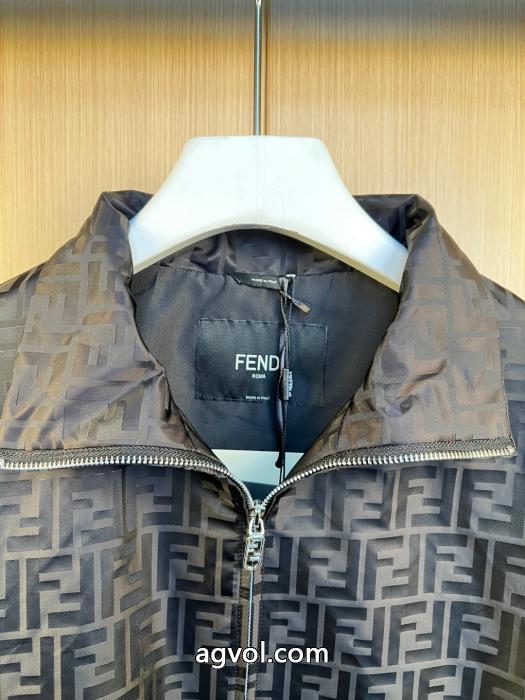 コピー 商品 通販コートフェンディ個性派 高い人気アイテム ロゴがかっこいい.._0_2