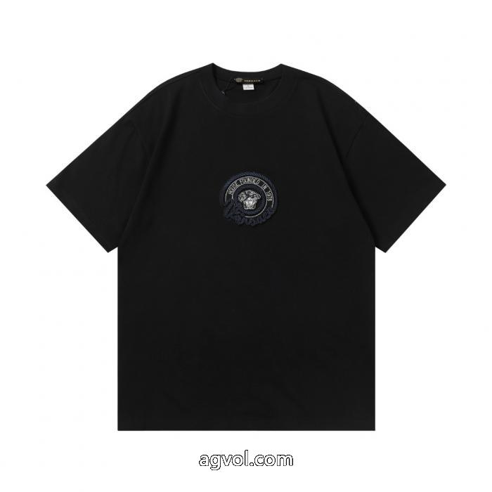 冬に最強アイテム ファッションアイテム 国内発送☆2026新作早い者勝ちVERSACE半袖Tシャツブランド コピー 専門店_0_1