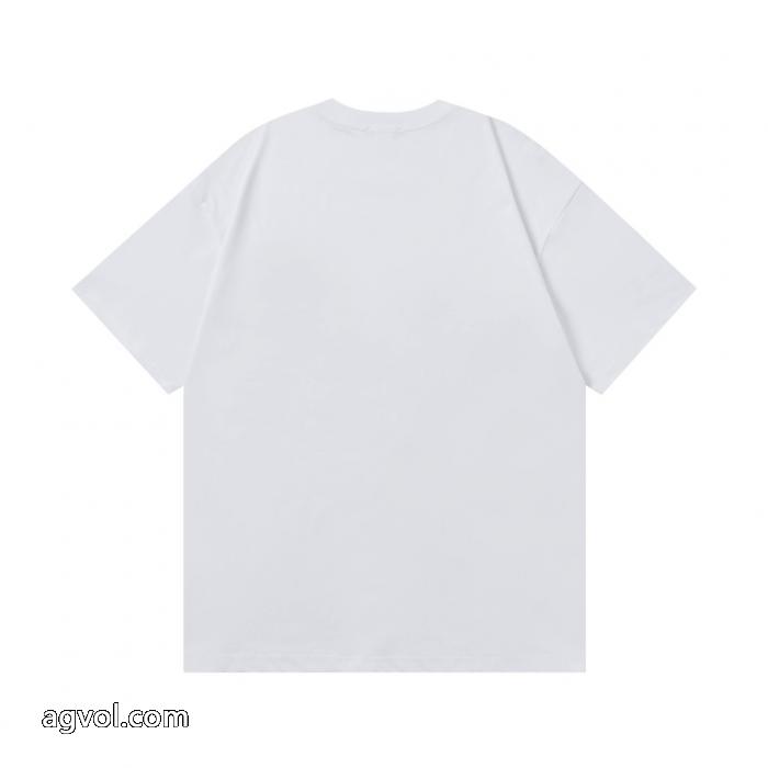 冬に最強アイテム ファッションアイテム 国内発送☆2026新作早い者勝ちVERSACE半袖Tシャツブランド コピー 専門店_0_2