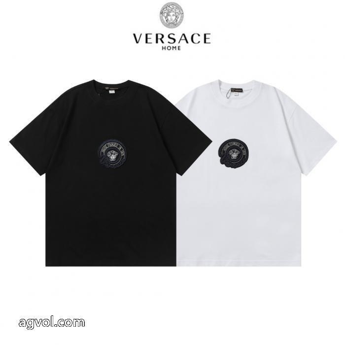 冬に最強アイテム ファッションアイテム 国内発送☆2026新作早い者勝ちVERSACE半袖Tシャツブランド コピー 専門店_0_4