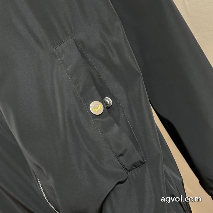 永遠の定番人気 待望の再販売 入荷予定コートブランドコピーフェンディ._0_5
