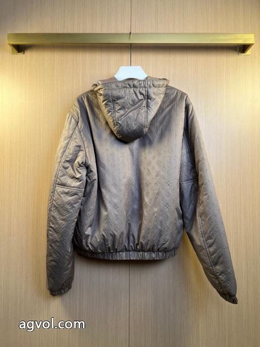 ジャケットLOUIS VUITTONブランド 品 スーパー コピー2026年用 使い勝手のよさが魅力 今年らしく魅力的アップ_0_3