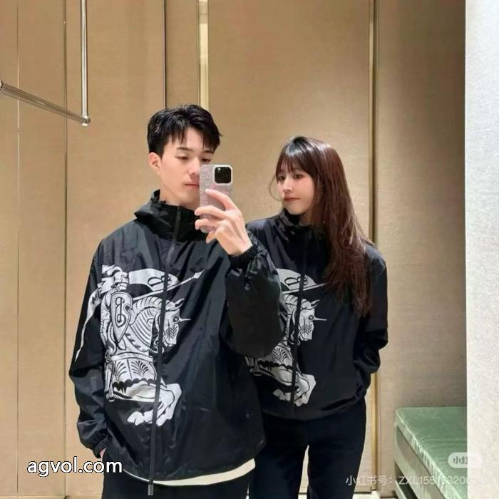 激安 通販 専門店爽快感が絶妙にマッチ 高評価アイテム 高級感あるジャケットBURBERRY_0_4