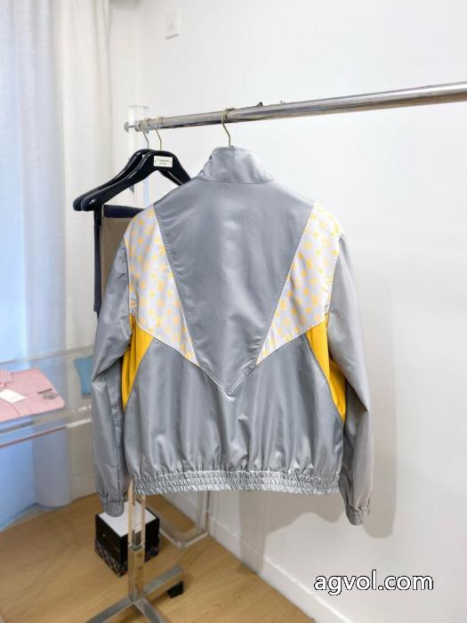 コピー ブランド 販売LOUIS VUITTON新作可愛い花柄  格好良い 肌触り最高ジャケット_0_3