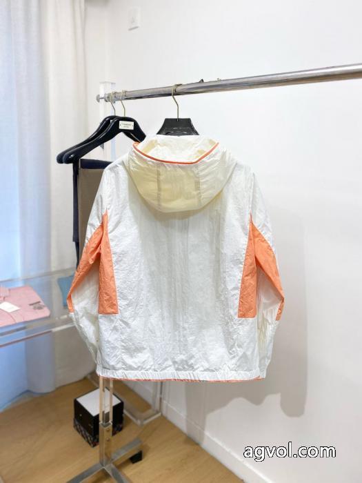 ジャケットスーパー コピー 安心完売必至 有名モデル愛用アイテム 欲しい可愛く新鮮MONCLER_0_4